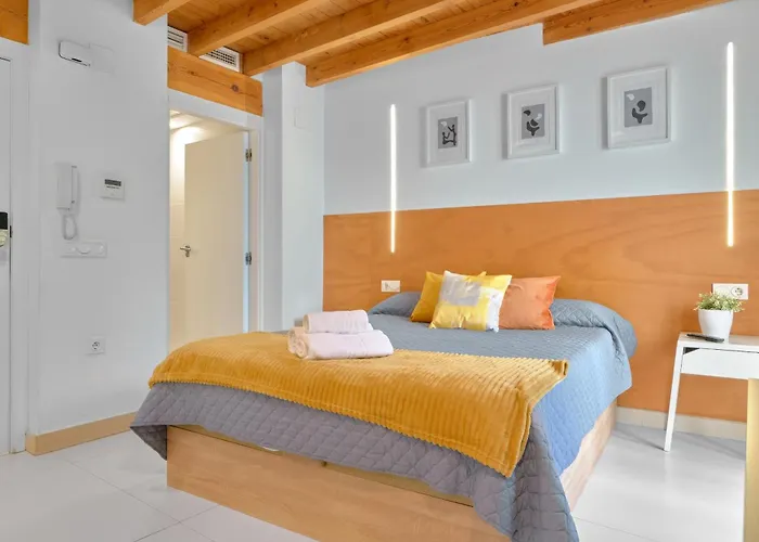Apartamento De Diseno En La Plaza Del Carmen F1