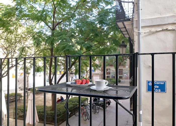 Apartamento De Diseno En La Plaza Del Carmen F1